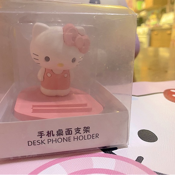 Hello Kitty phone stand - Picture 4 of 5